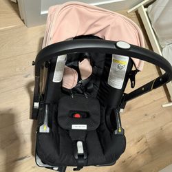 Doona Car Seat/Stroller With Base