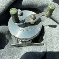 Vintage Bronson Gladiator 3400 Fishing Reel