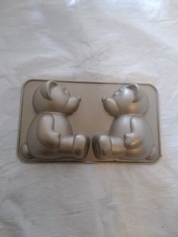 🐻  Cake Pan $15