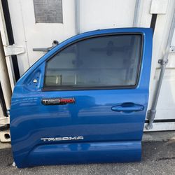 2016-2023 TOYOTA TACOMA LEFT DRIVER SIDE FRONT DOOR OEM