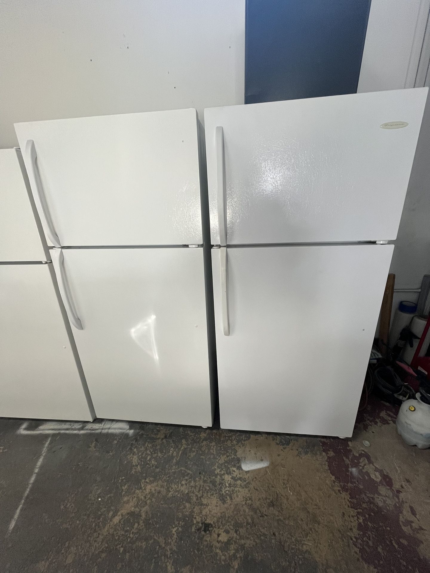 Refrigerator Frigidaire 28”