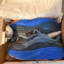New Men’s Hoka 9.5
