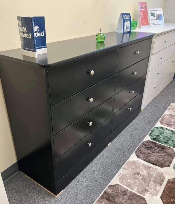 Eight Drawers Dresser