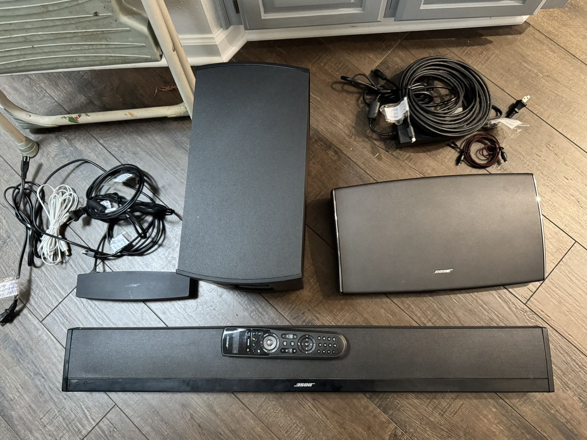 Bose Lifestyle 135, Series III (AV35 Console), Home Theater System, with subwoofer and Bluetooth