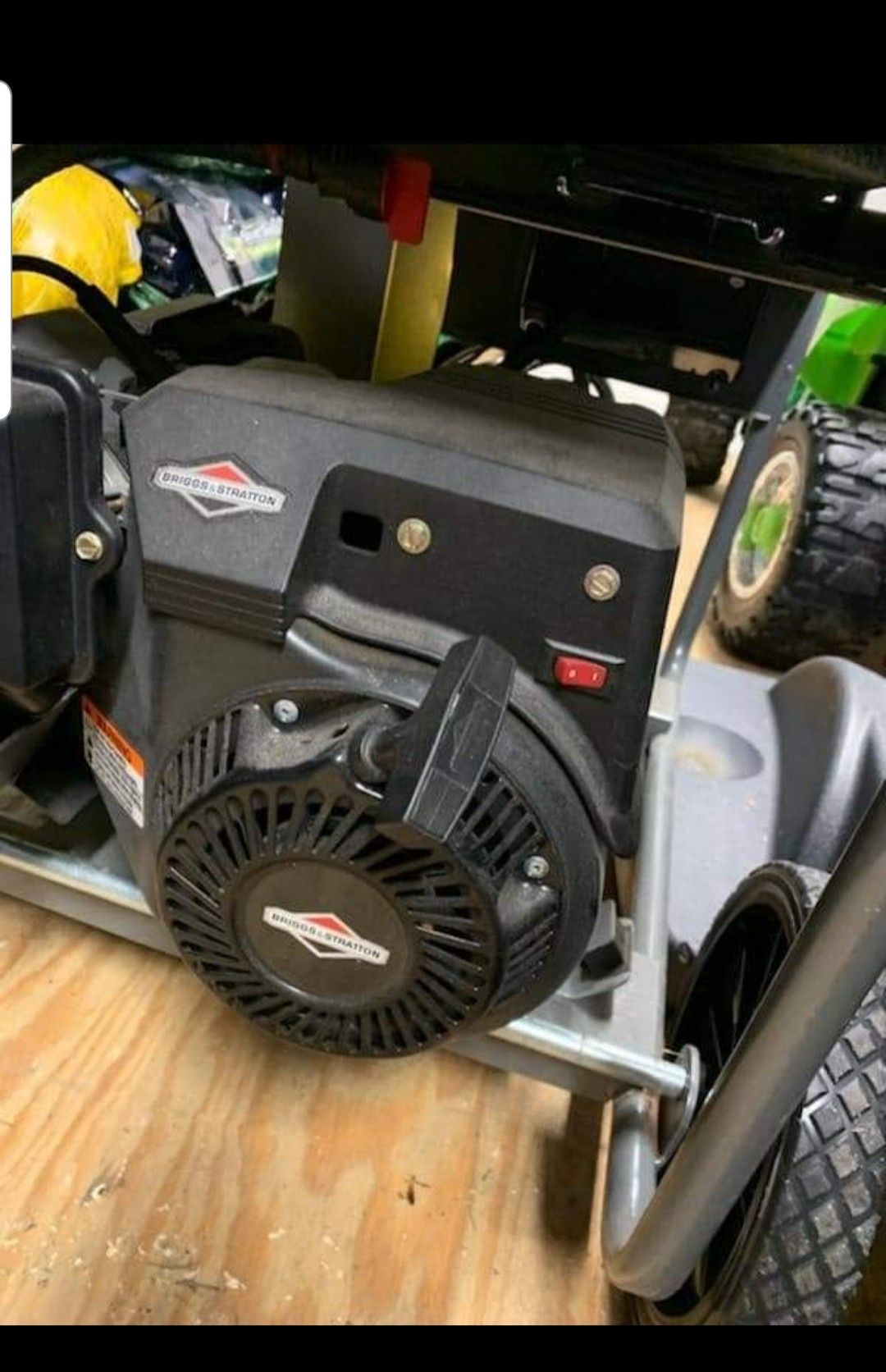 Briggs&Stratton 8250 starting5500 running Watts Gas Powered Portable