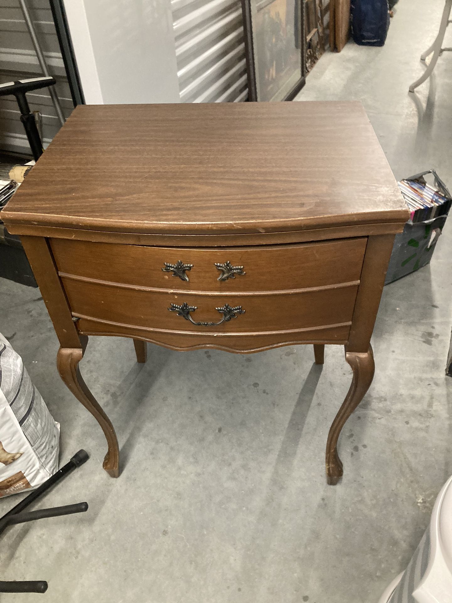 Lots Of Small Furniture