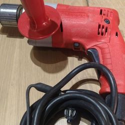 Milwaukee 5.5 Amp. Corded 1/2 Magnum Drill Driver 