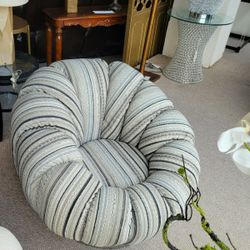 PUMPKIN SWIVEL CHAIR SILVER BASE - BLACK STRIPE