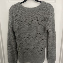 Like New Abercrombie & Fitch Grey Knit Sweater - Size M