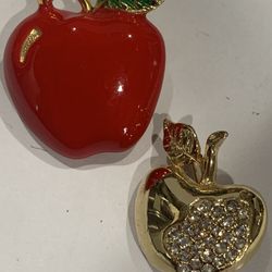 Apple pin/brooch