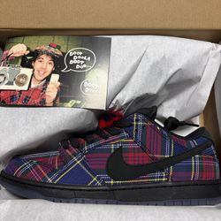 Nardwuar x Nike Dunk Low SB 10.5M