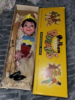 Marlborough Wilts Pelham Puppet
