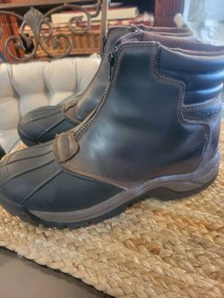 Woman's  Leather  Winter Boots 