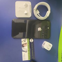 iPhone 8 Plus 64GB FACTORY UNLOCKED 