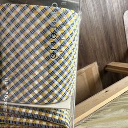 Perry Ellis Tie Set (Tie + Pocket Square) – New in Box