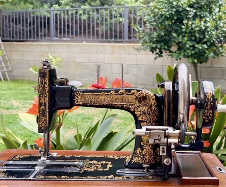 Frister&Rossmann Hand Crank Sewing Machine