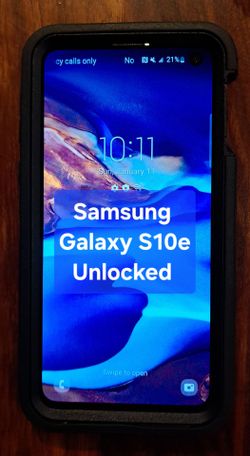 Samsung Galaxy S10e With OtterBox Case