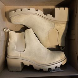 Women’s Steven Madden Boots Size 8.5 W (New)