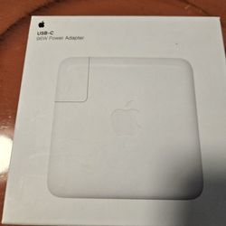 Apple USB-C Power Adapter 96w