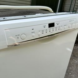 Almost New Bosch Dishwasher