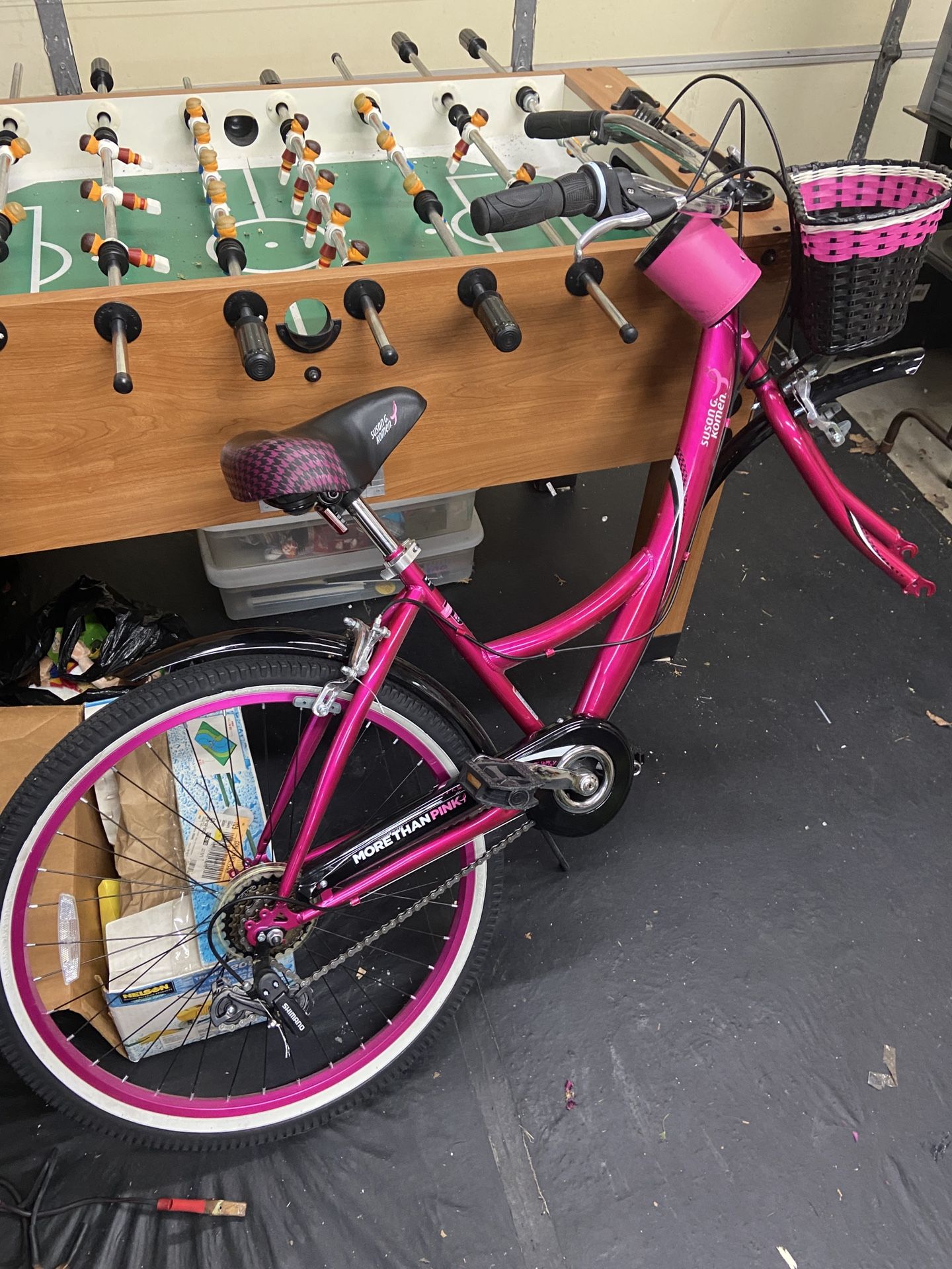 Susan G. Komen More Than Pink 26” Cruiser 7-Speed Bicycle