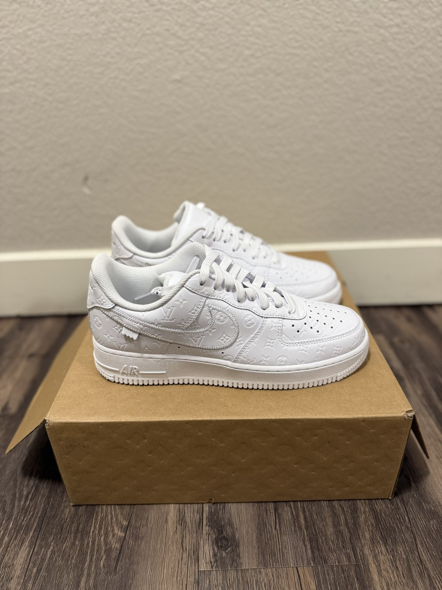 Nike X Louis Vuitton White Size 9.5