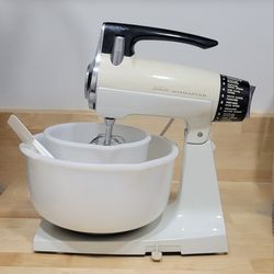 Sunbeam Mixmaster Stand Mixer Incl. 2 Bowls