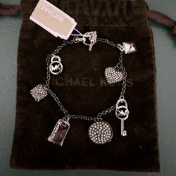 CLASSIC MICHAEL KORS CHARM BRACELET NEW WITH TAG & DUST BAG MINT CONDITION