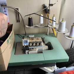 Industrial Sewing Machine JUKI MO-2516-N 5 THREAD MADE IN JAPAN, GOOD CONDITION