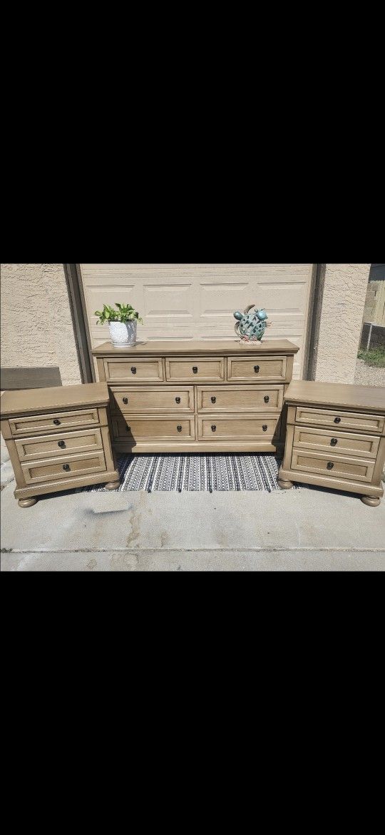 Bedroom Dresser Set