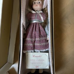 2 Camelot Collection, Vintage Camelot 21 ” Porcelain Dolls
