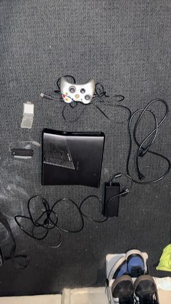 XBOX 360 SLIME 250 GB AND HP LAPTOP