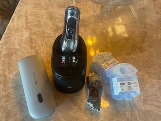 Braun Electric Shaver with Clean & Charge Station 9 series