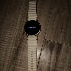 Samsung Galaxy Watch 711