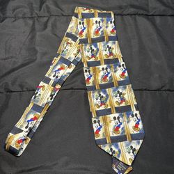 Disney Mickey Unlimited Mickey Mouse Golf Tie