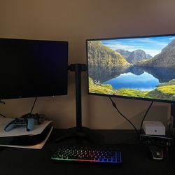 Gaming Setup Monitors And Monitor Stand And Pc And Keyboard And Mouse
