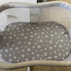HALO BassiNest Swivel Sleeper