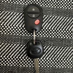 2016 OEM TOYOTA KEY FAB & KEY