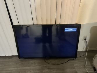Emerson 60” with Mount and Chromecast