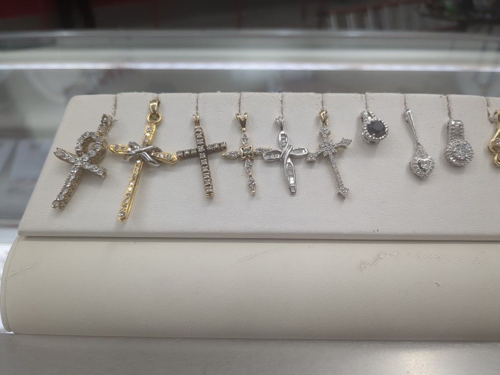 14k Gold Diamond Pendant Different Price And Different Grams Layaway Available 10% Down If You Interested Please Ask Maribel Thank You,All Products : American Fashion Style Bags On Sale