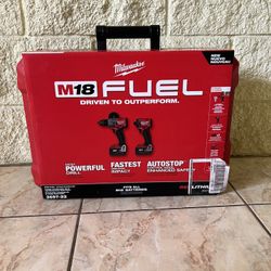 Milwaukee M18 fuel drill combo set
