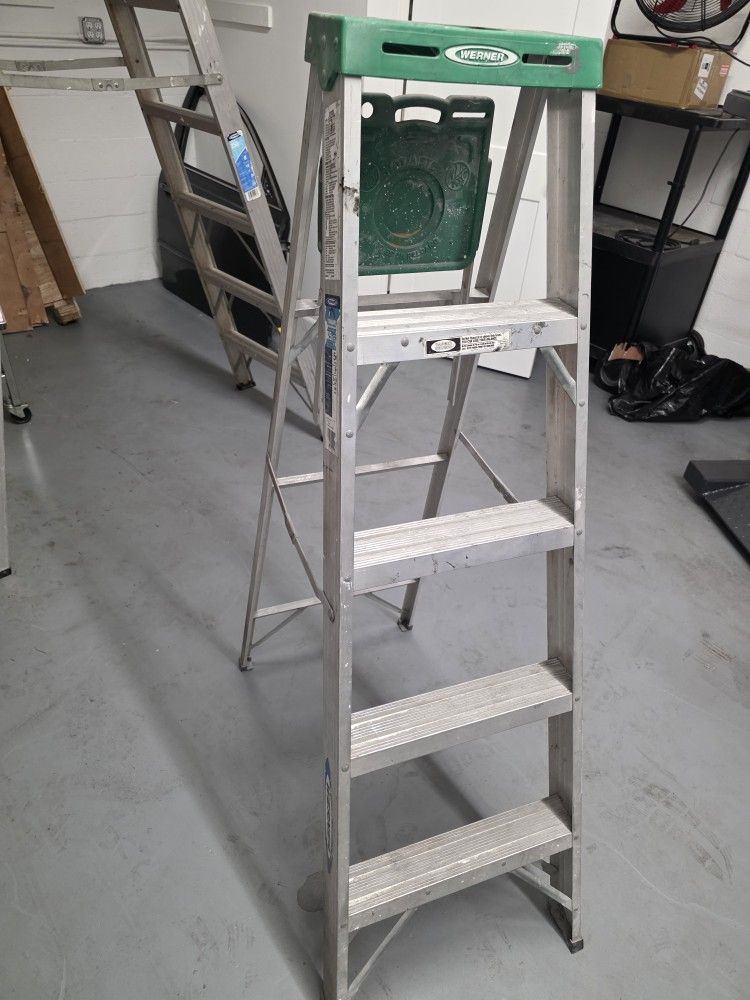 Ladder 5ft Werner