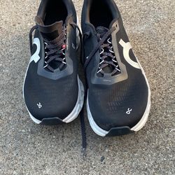 Used  Men's On Running  Black/White Cloud Cloudmonster