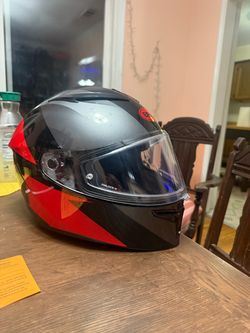 Motorcycle helmet