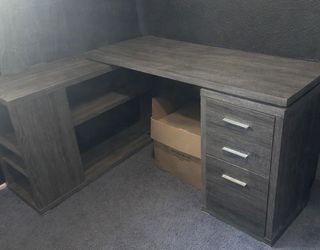Computer desk