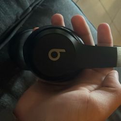 Beats Solo 4