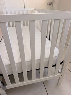 Baby Crib white + mattress