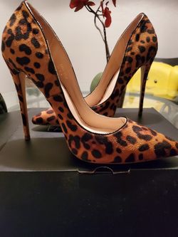 Leopard Pumps