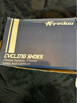 Woman size 42 peloton bike shoes