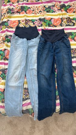 Old Navy Maternity Boyfriend Jeans (Size 2 Regular)